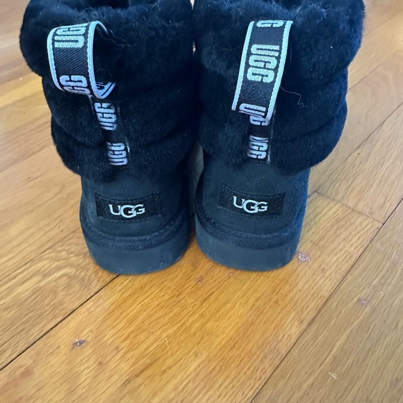 UGG NWOT Short Black Boots Women’s size 8 - Picture 3 of 7